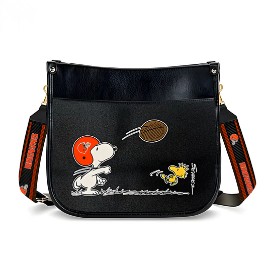 CLE x NFL Peanuts Snoopy Football Shoulder Bag DatND ThuongNH