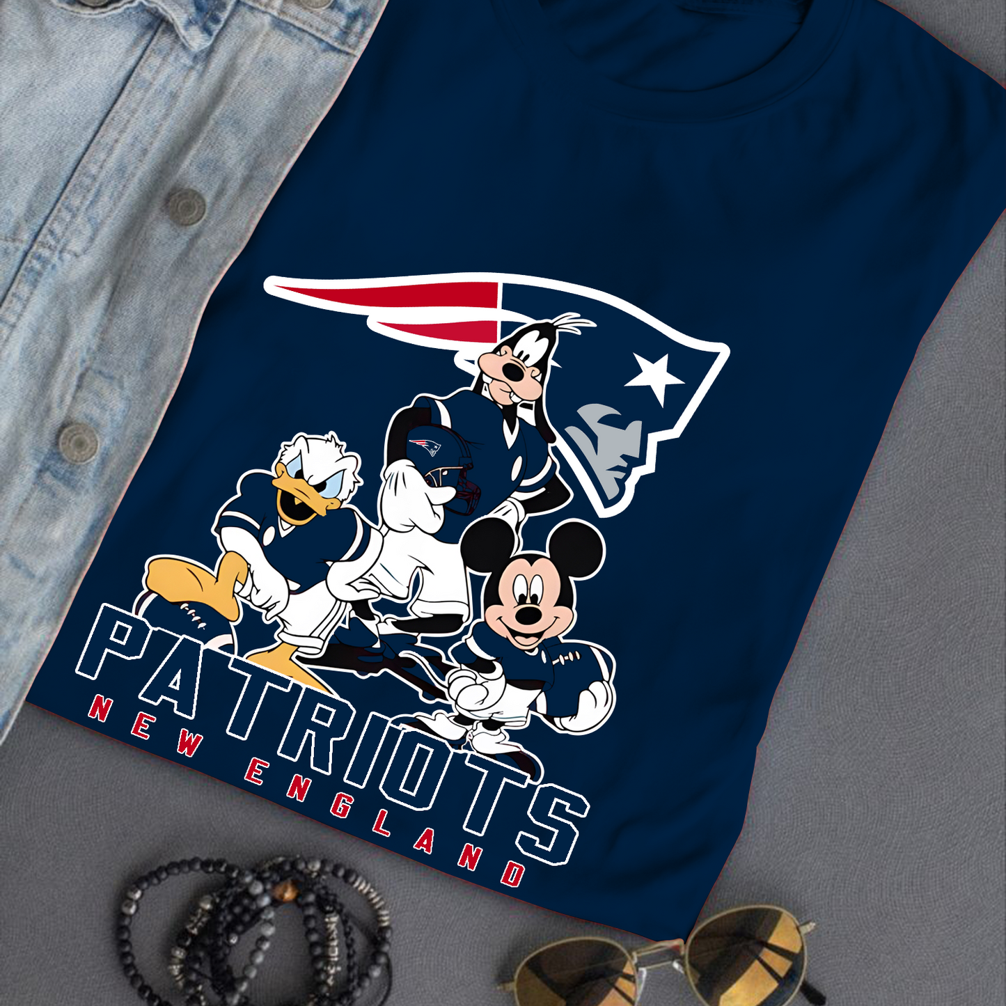 New England Patriots Mickey Goofy Donald Disney NFL T-Shirt DATND TANTD