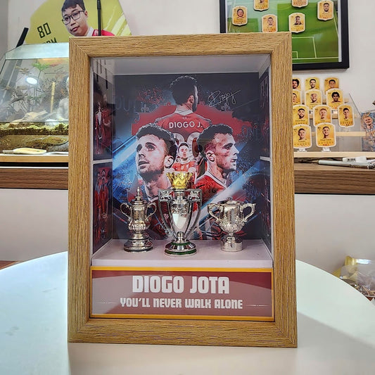 Diogo Jota Display Frame – “You’ll Never Walk Alone” DDTCTND