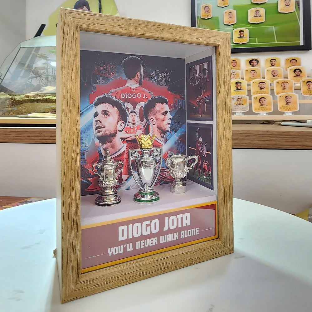 Diogo Jota Display Frame – “You’ll Never Walk Alone” DDTCTND